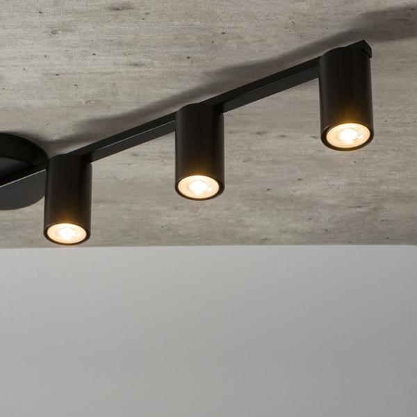 Przysufitowa lampa hotelowa Sky tuby czarne na listwie