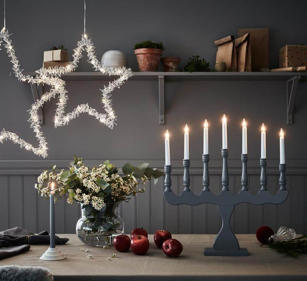 Bożonarodzeniowa lampa świecznikowa Svaneholm szara