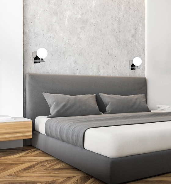 Nowoczesna lampa ścienna kinkiet do holu kula chrom biała