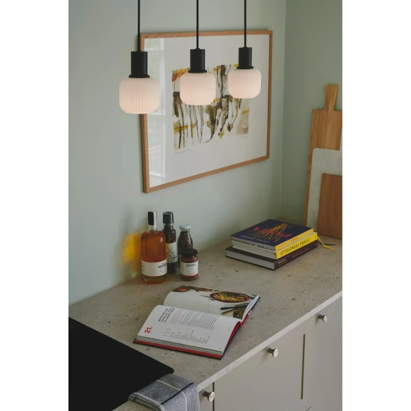 Potrójna lampa wisząca Milford 2412623003 do jadalni szklana czarny