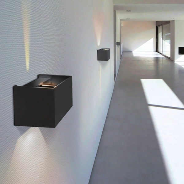 Naścienny kinkiet do salonu Leticia AZ2814 cube czarny złoty