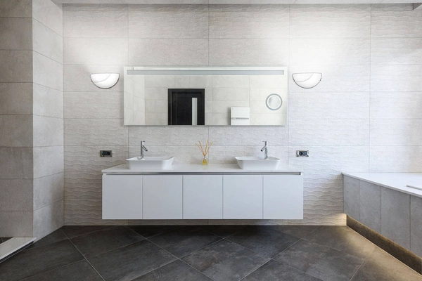 Ścienna lampa półokrągła Mataro K-3721 do holu chrom biała