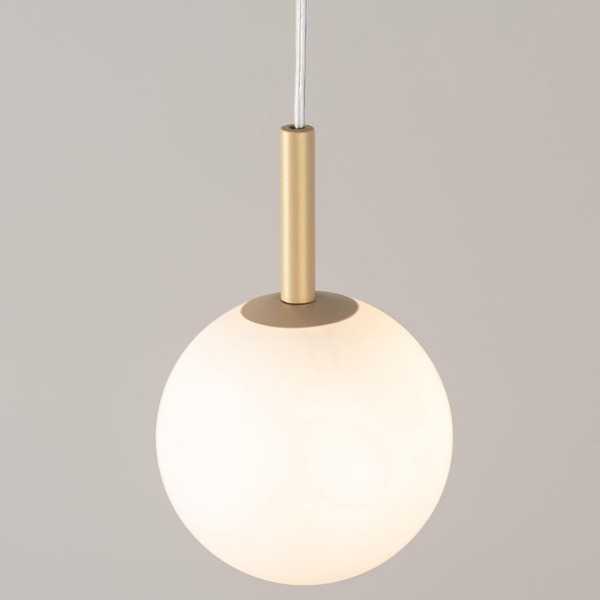 Złota lampa wisząca Gama mleczna kula nad stół do jadalni