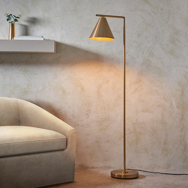 Regulowana lampa podłogowa 102369 Endon stożkowa do pokoju mosiądz