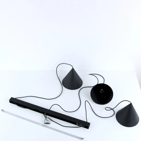 Potrójna lampa wisząca CONO 10068 trójkątna czarny