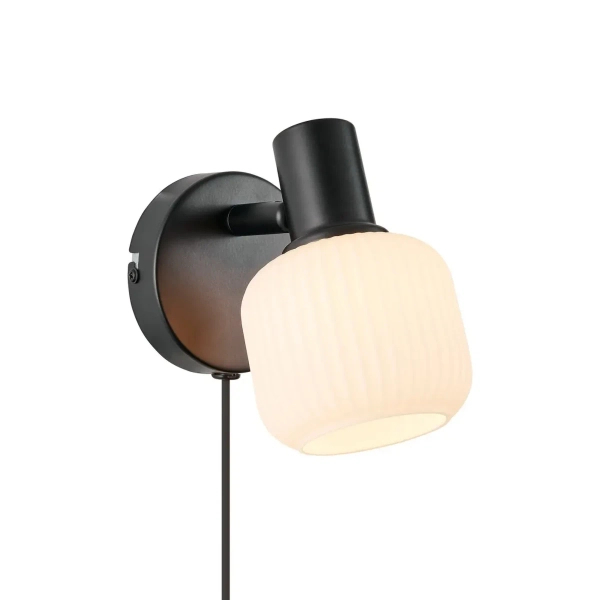 Regulowana lampa ścienna Milford 2412631003 szklana czarny