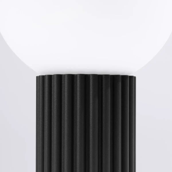 Kulista lampa sufitowa HALO SL.1713 okrągła szklana biała czarna