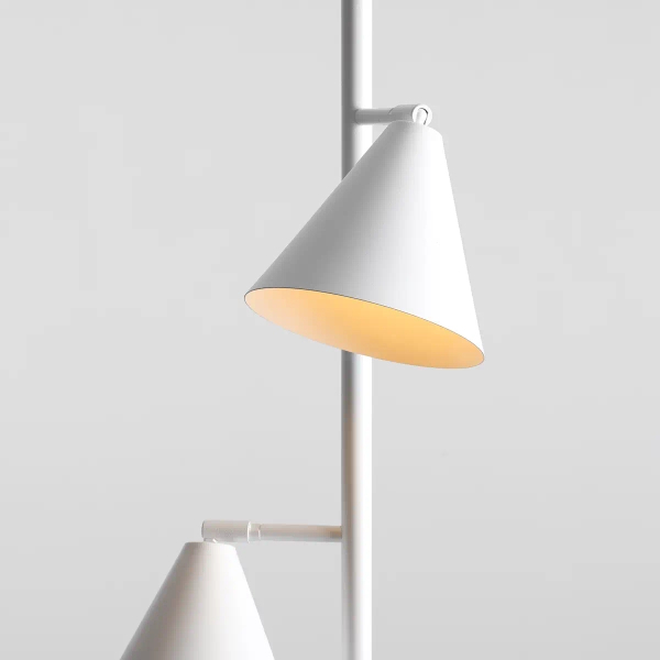 Podłogowa lampa do salonu FORM 1108A_2 metalowa biała