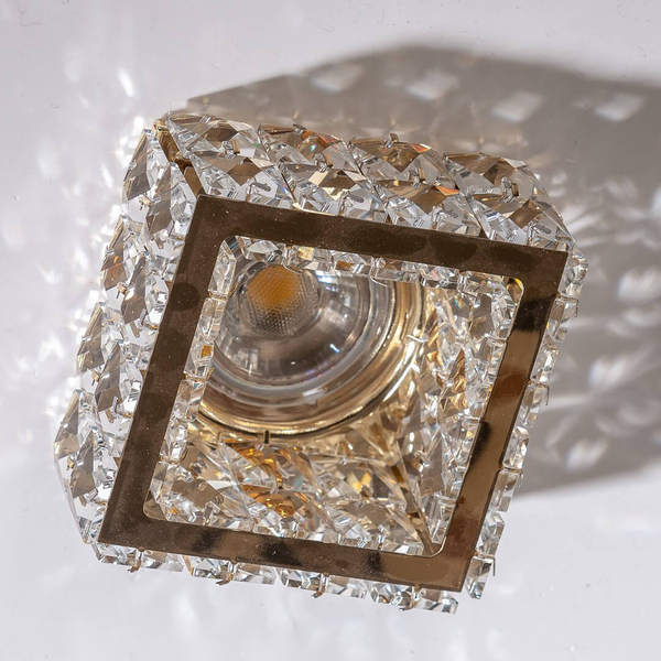 Wpustowa lampa kryształowa Ester AZ4415 kwadratowa do sypialni złota