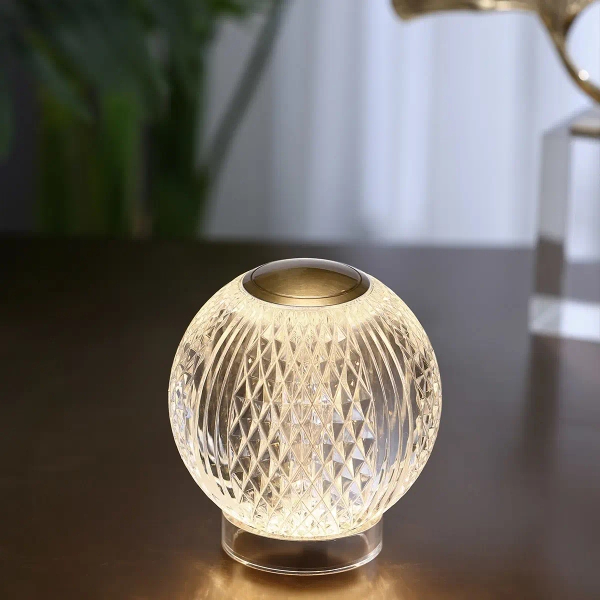 Szklana stołowa lampa Marni QN-MARNI-TL-S-NBR LED 12W 3000K kula mosiądz