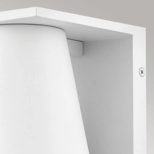 Minimalistyczna lampa na ścianę Hans HK-HANS-S-WHT stożek IP44 biała