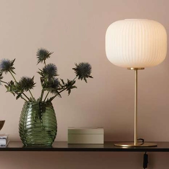 Stojąca LAMPA stołowa SOBER 107819 Markslojd plisowana LAMPKA biurkowa szklana mosiądz biała