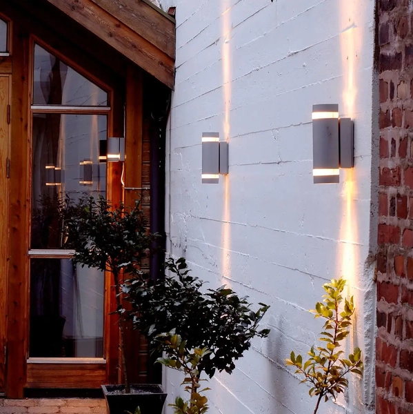 Ścienny kinkiet dół-góra FOCUS 5604023118 IP44 tubka na elewację szary