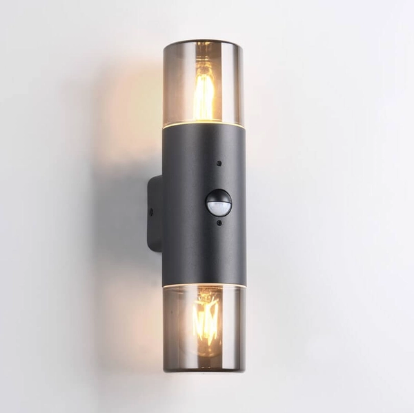 Elewacyjna lampa z czujnikiem ruchu Hoosic 222260232 IP44 czarny