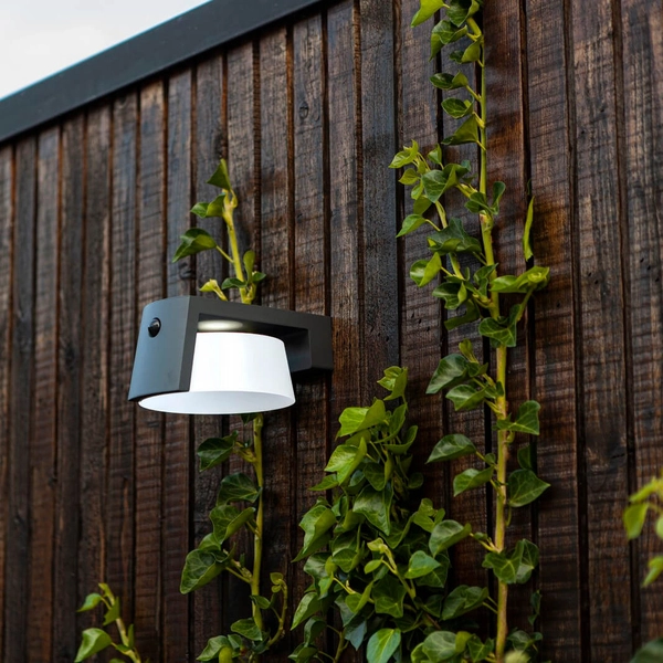 Solarny kinkiet z czujnikiem MOON 6906001118 LED 9,5W 4000K IP44 szary