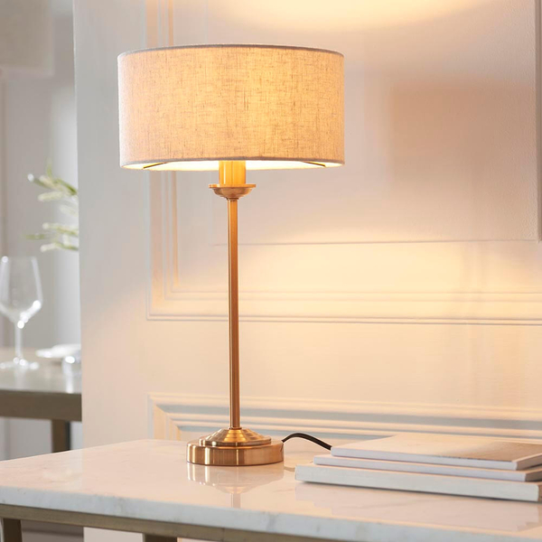 Nocna lampka z abażurem Highclere 110728 na komodę mosiądz beżowa