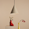 Stożkowa lampa wisząca Form 1108G17 Aldex nad wyspę kuchenną beżowa