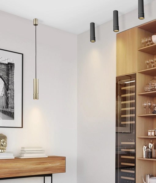 Pojedyncza lampa wisząca Locus złota tuba do przedpokoju