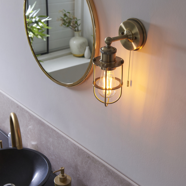 Marynistyczna lampa ścienna L&-199952 Light& do łazienki IP44 mosiądz