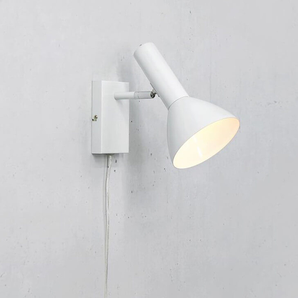 Regulowana lampa ścienna Metro 108689 Markslojd do czytana biały