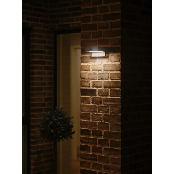 Lampa ścienna Saulio 2518251003 LED 4,45W 3000K z czujnikiem IP44 czarna