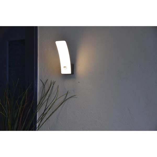 Elewacyjna lampa z czujnikiem KILO 5203902335 LED 11,5W 3000K IP44 szara