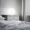 Stołowa lampka kula Mapa biała szklana 1xG9 4W na stolik do sypialni 310817
