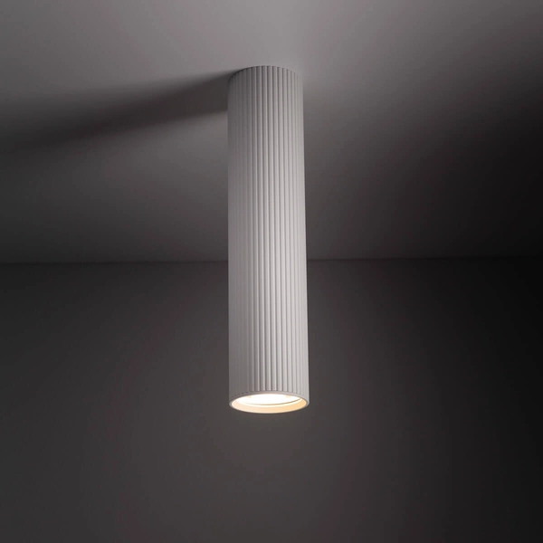 Podłużna lampa sufitowa Tune 10027 tubka do przedpokoju biała