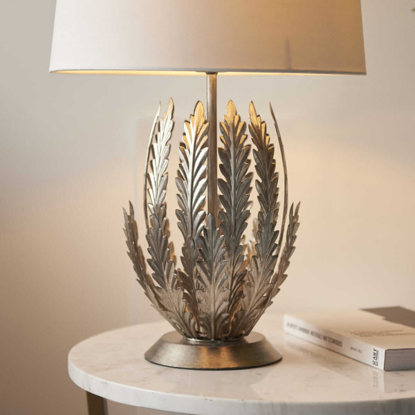 Stojąca lampa stołowa Delphine 98046 do sypialni Endon liść srebrna biała