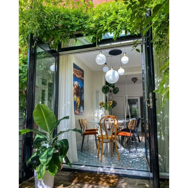 Kaskadowa lampa wisząca Julius 34438/05/61 Lucide szklana biała czarna