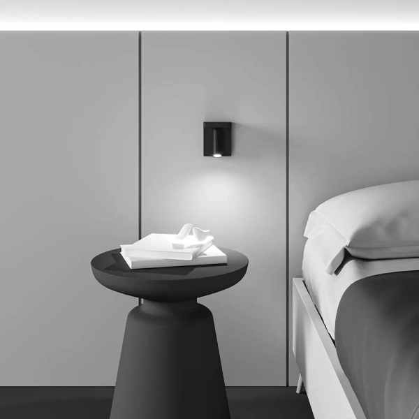 Lampa ścienna z ładowarką Aron C179WL-L7B2.7K-DE LED 7W 2700K tuba czarna