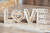 Stojąca lampa dekoracyjna Love LED 1,44W do salonu drewniana