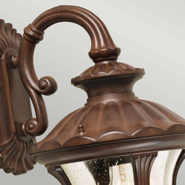 Latarenka naścienna do ogrodu Chicago CC2-S Elstead na taras brązowa