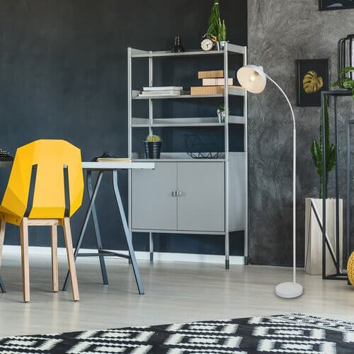 Łukowa lampa podłogowa Daron 5239 do sypialni metalowa biała OUTLET