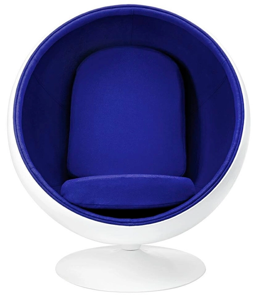 Salonowy fotel stojący Ball z niebieską poduszką biały