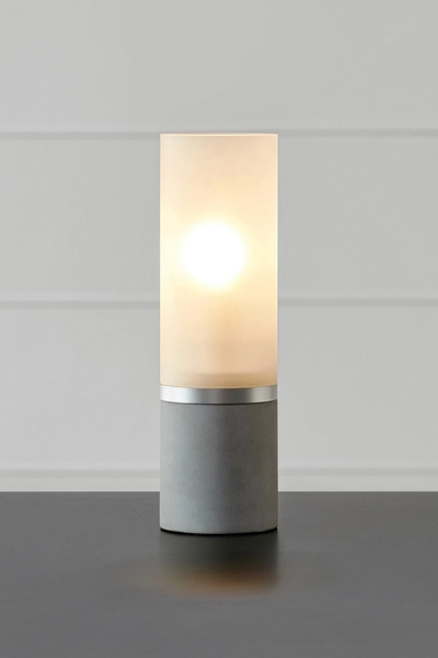 Biurkowa lampka Molo 108594 Markslojd tuba szklana betonowa biała