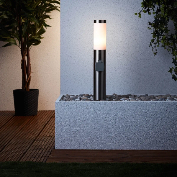 Słupek ogrodowy z gniazdem Chorus 43693/82 IP44 srebrny