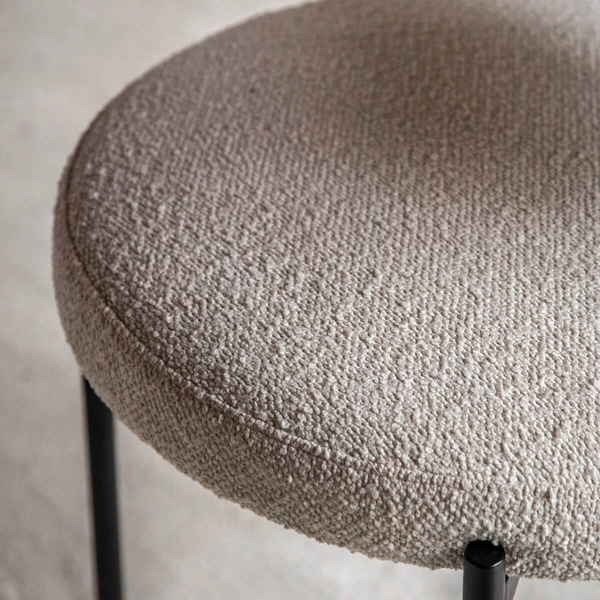 Pluszowe krzesło do sypialni Aveley 5056693528548 kremowy czarny