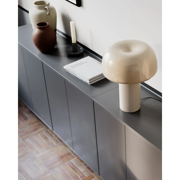 Lampka na komodę Lean on me 4024530-5504 grzyb do gabinetu beżowa