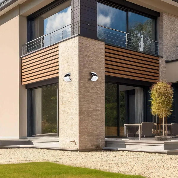 Lampa z czujnikiem na elewację Butterfly EKO8824 LED 3,2W 4000K IP65 biały