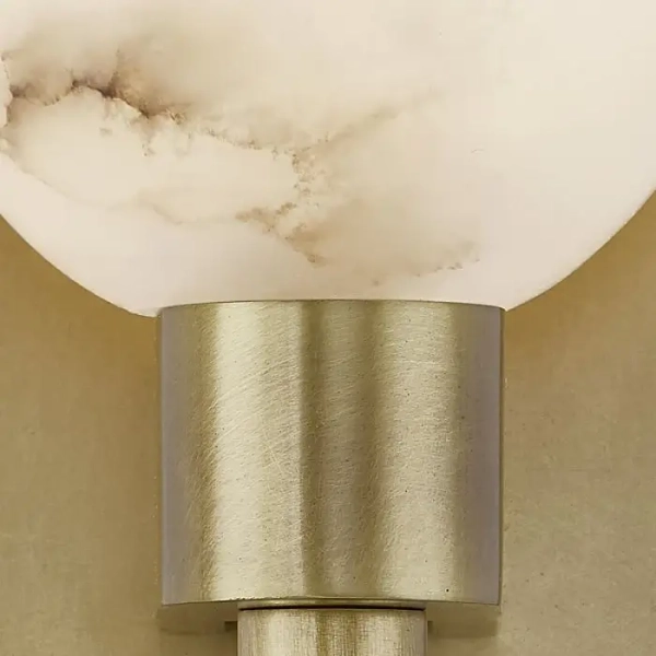 Owalna lampa ścienna Lucian QN-LUCIAN1-VBS-AR do salonu mosiądz