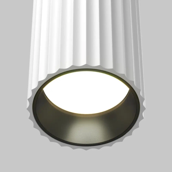 Minimalistyczna sufitowa lampa Calipso P106PL-01-GU10-W tuba biała
