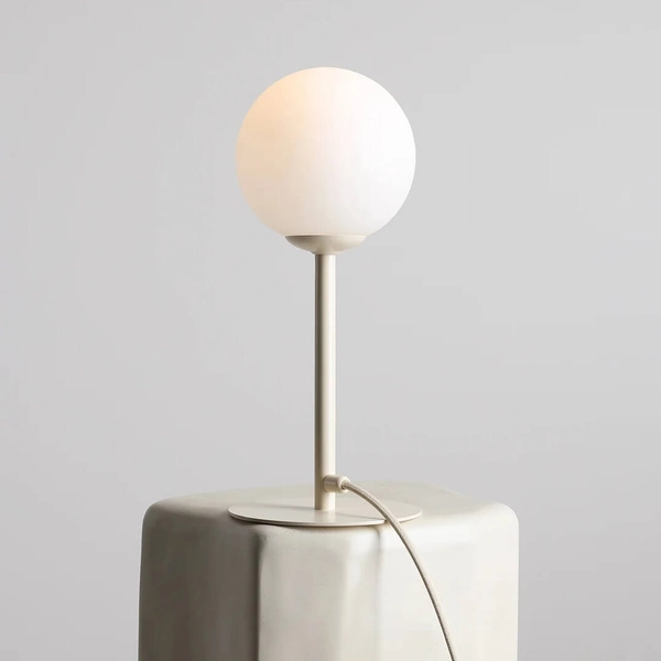 Lampka nocna kulista Pinne 1080B9 Aldex kula ball szklana kremowa