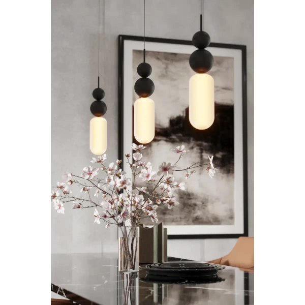 Nowoczesna lampa wisząca NOVA P0641 do salonu kulki czarne białe