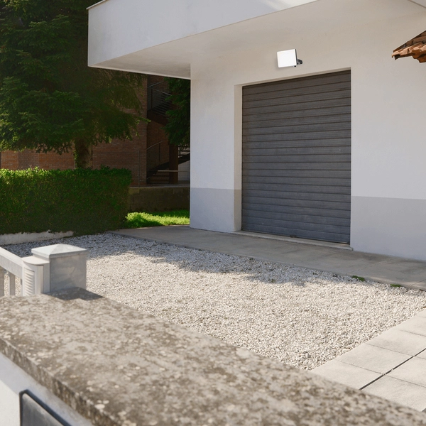 Elewacyjny naświetlacz EKN9014 LED 20W metalowy czarny