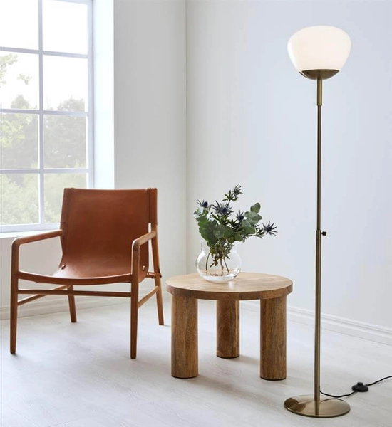 Podłogowa lampa salonowa Rise do salonu metalowa biała złota