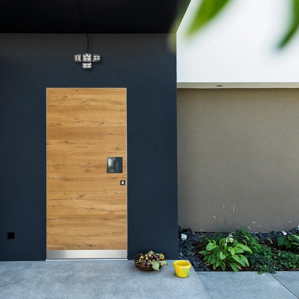 Solarny naświetlacz Flexi EKO9153 Ekolight LED 30W 6000K na pilot IP44 srebrny