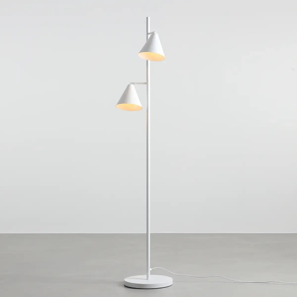 Podłogowa lampa do salonu FORM 1108A_2 metalowa biała