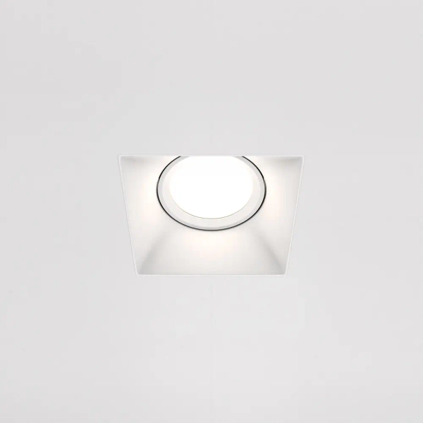 Minimalistyczna lampa wpuszczana Dot DL042-01-SQ-W kwadratowa biała