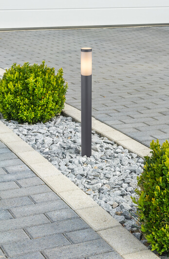 Zewnętrzna lampa stojąca Boston 31588A metalowa grafitowa